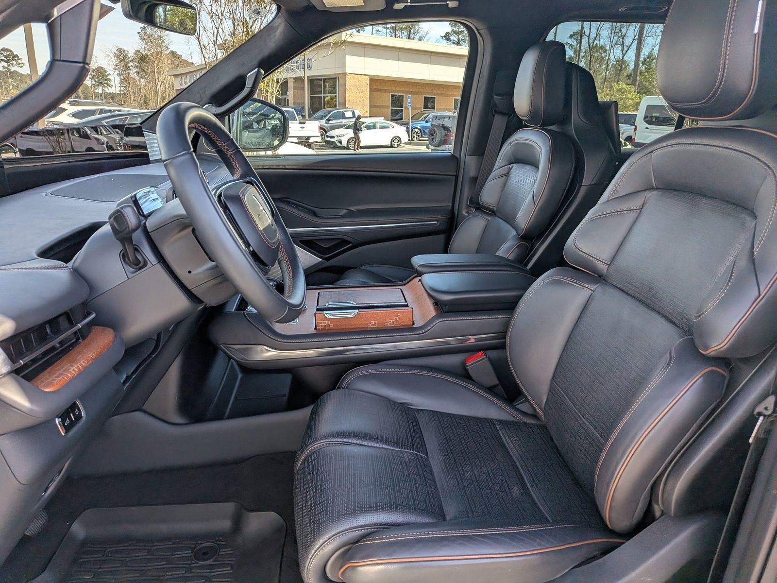 Certified 2025 Lincoln Navigator L Black Label image 25