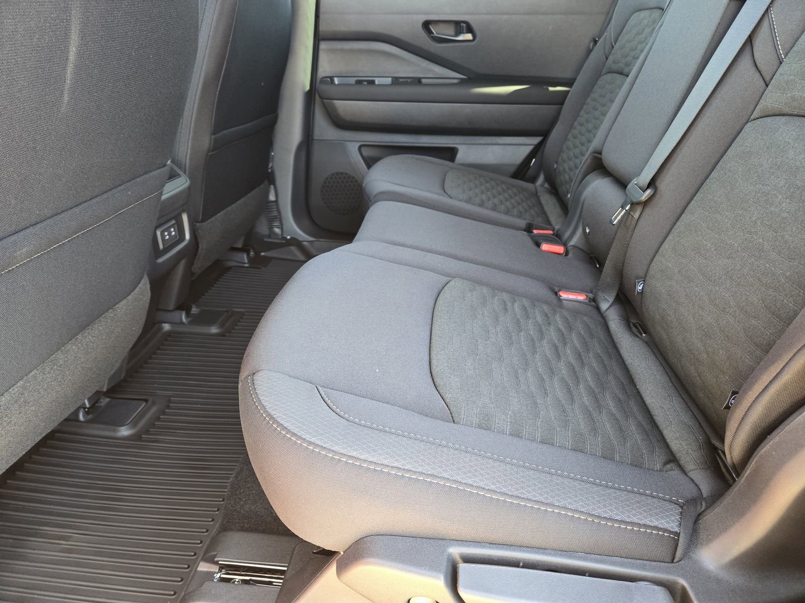 New 2026 Nissan Pathfinder SV image 23