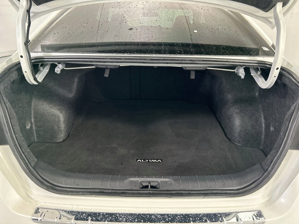 Used 2023 Nissan Altima 2.5 SR w/ SR Premium Package FWD image 27