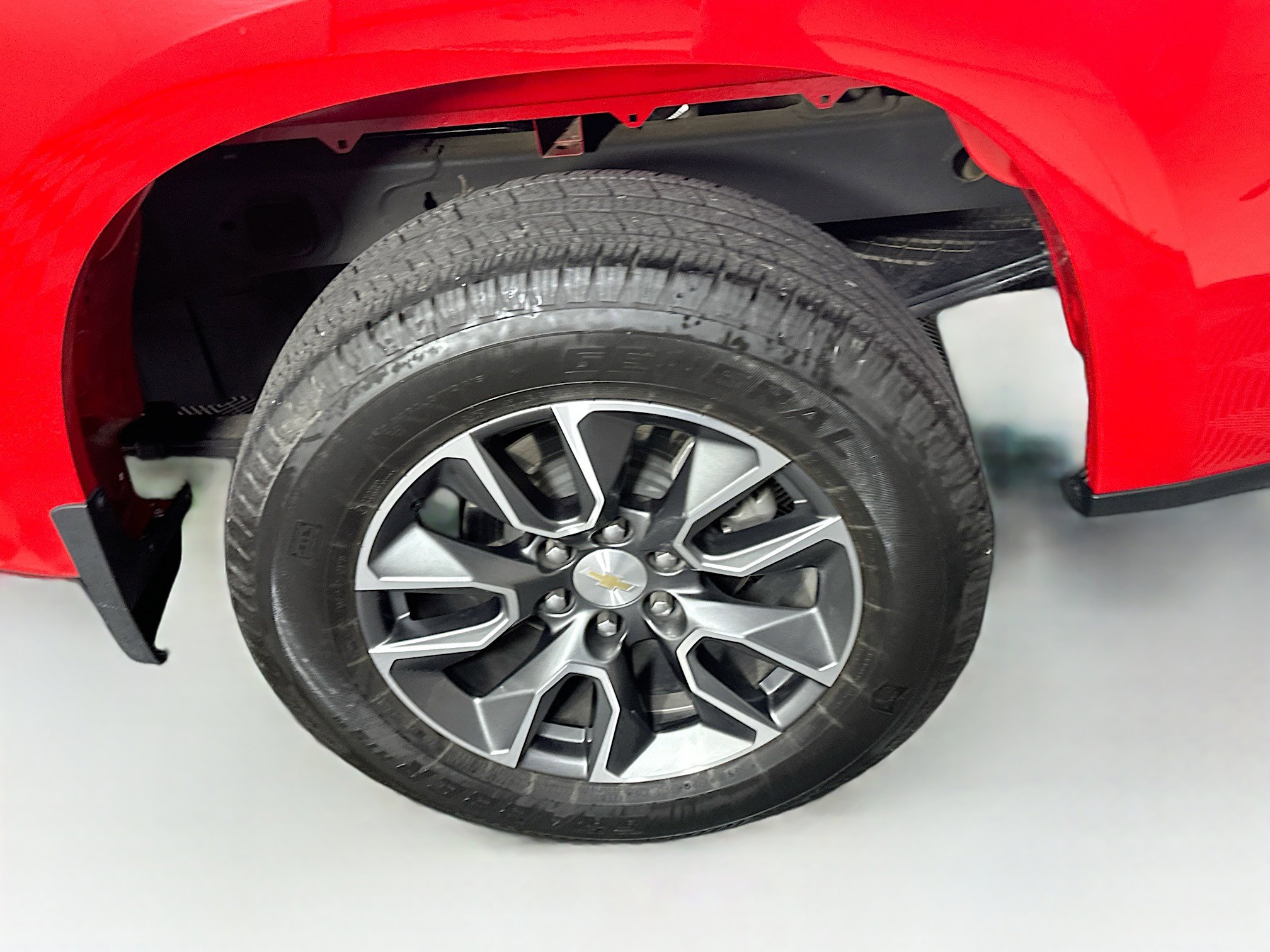 Used 2023 Chevrolet Silverado 1500 LT AWD/4WD image 11