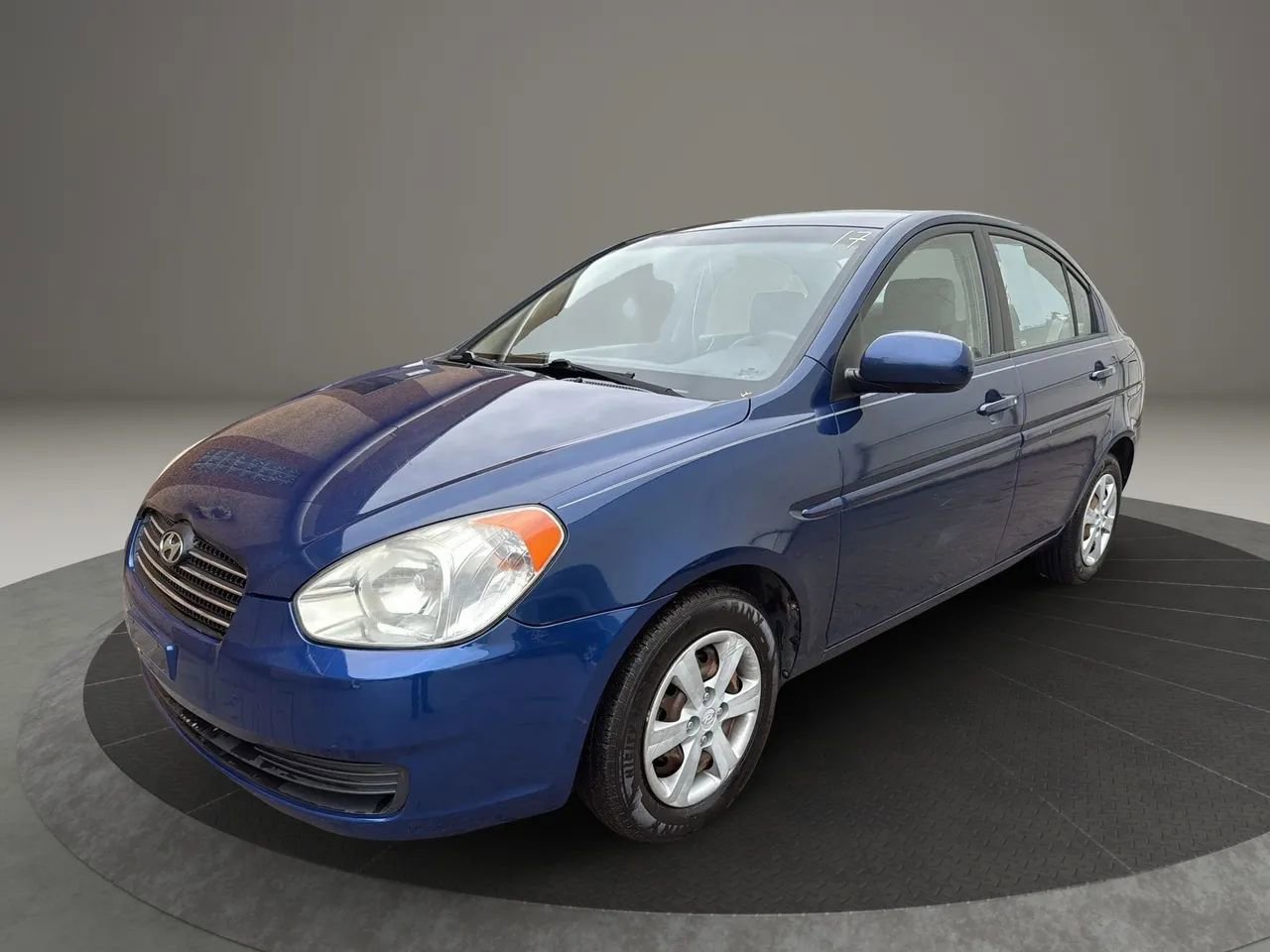 Used 2010 Hyundai Accent GLS w/ Premium Pkg 4 image 1