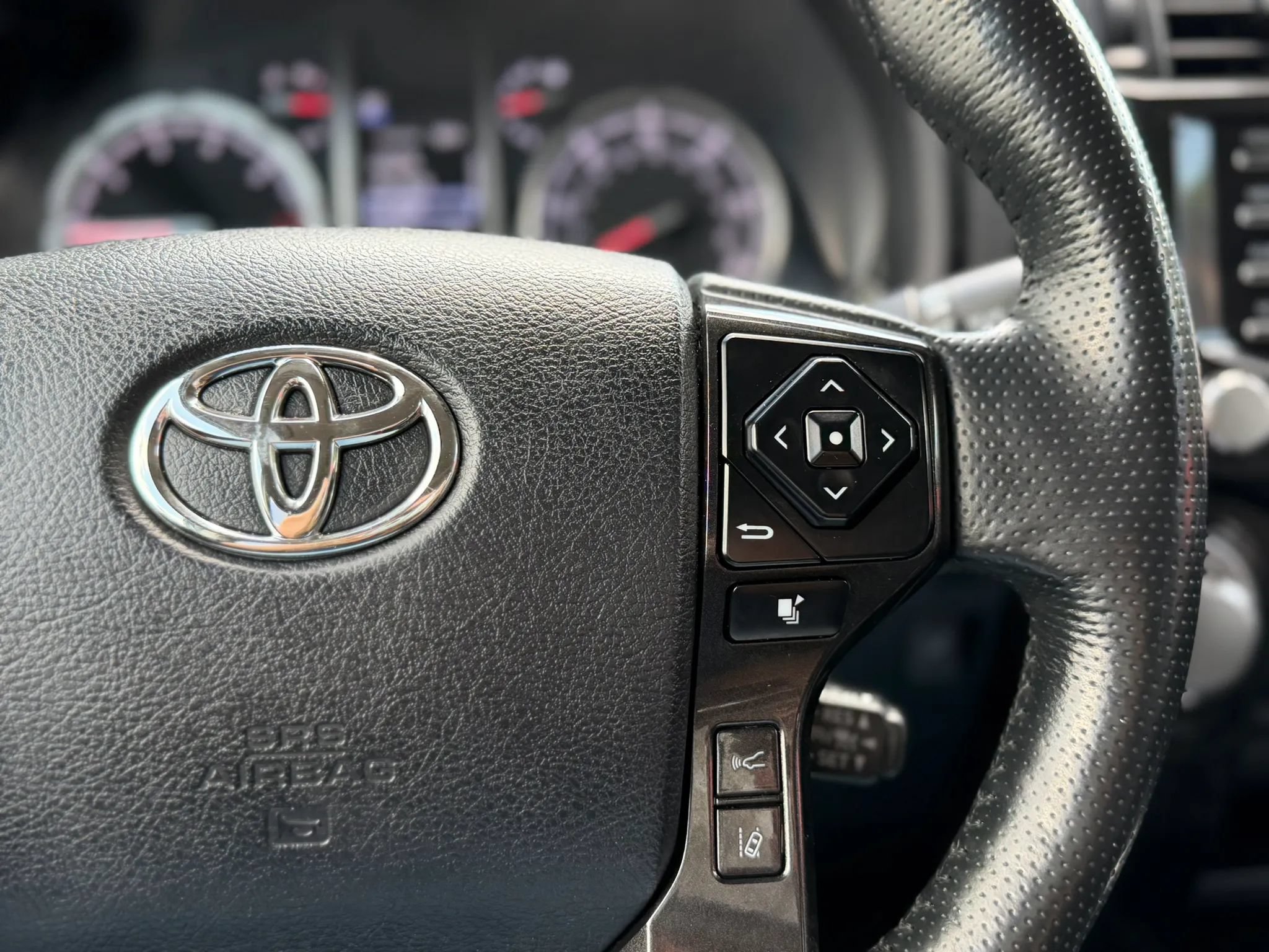 Used 2023 Toyota 4Runner TRD Off-Road Premium w/ Off Road Premium Plus Package AWD/4WD image 23