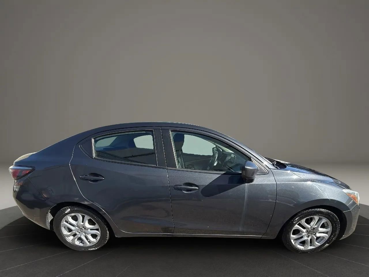 Used 2016 Scion iA image 4