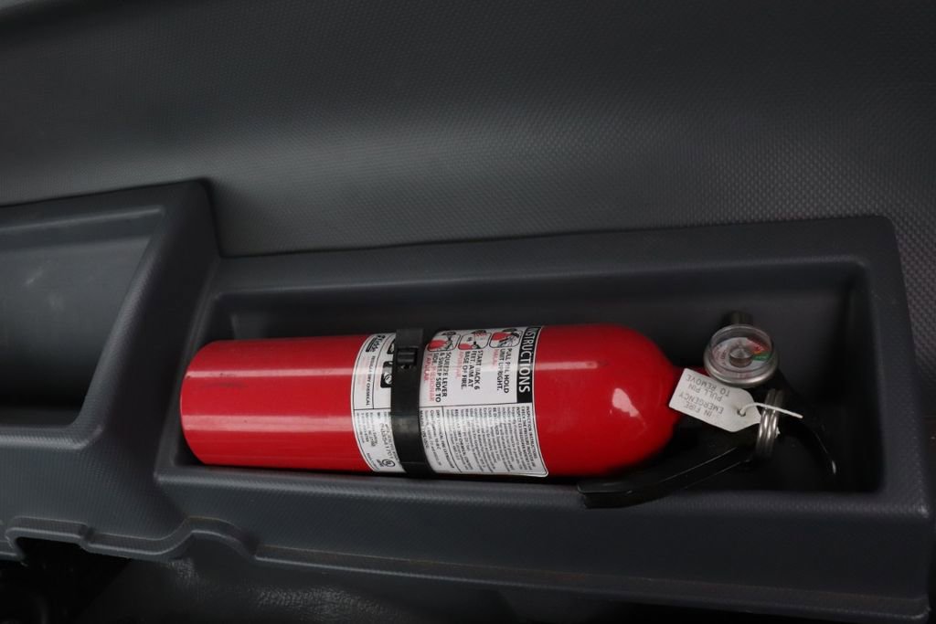 Used 2020 Isuzu NPR image 16