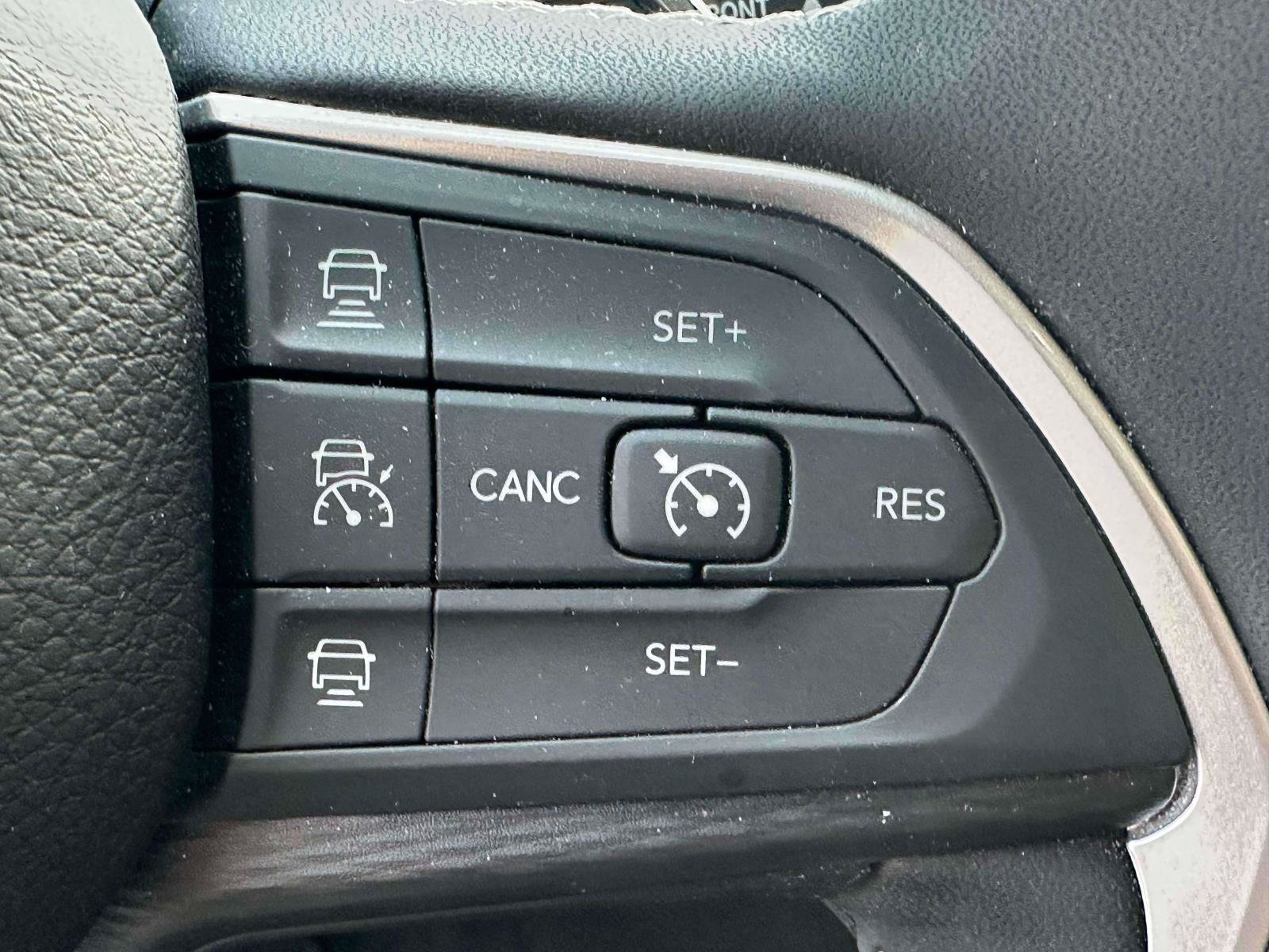 Used 2024 Jeep Grand Cherokee Altitude AWD/4WD image 22