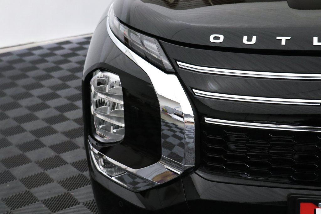 Used 2026 Mitsubishi Outlander SE AWD/4WD image 10