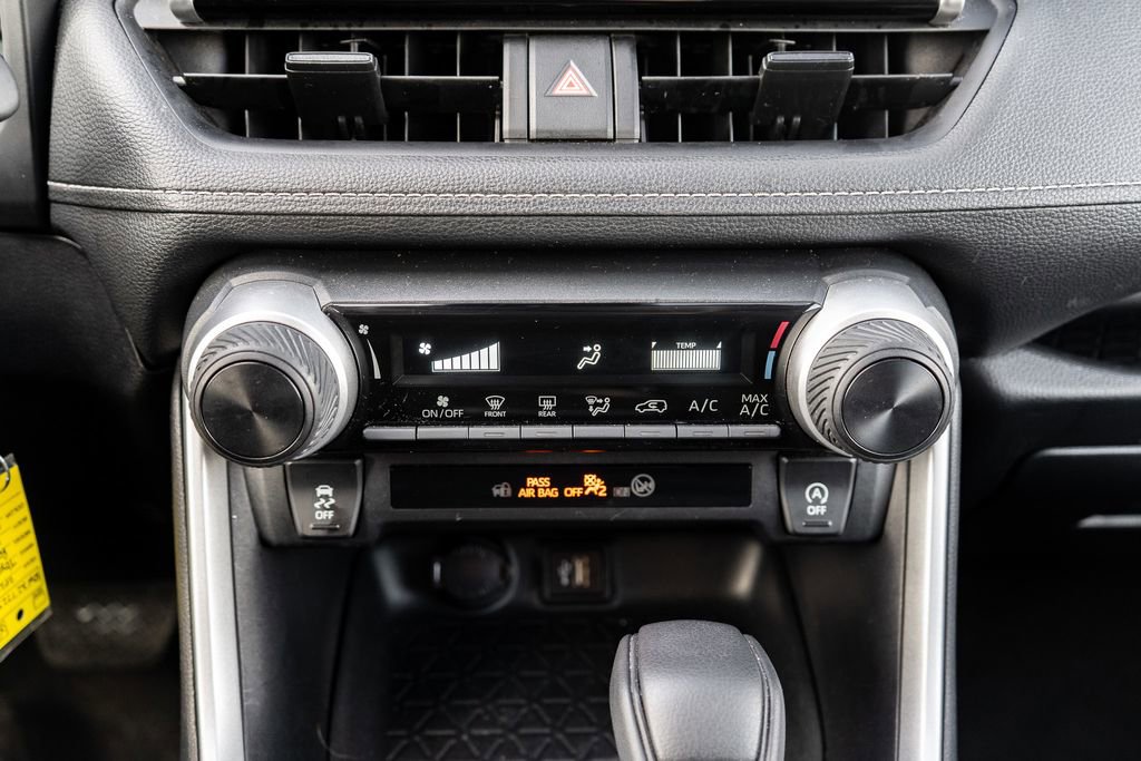 Certified 2024 Toyota RAV4 LE image 28