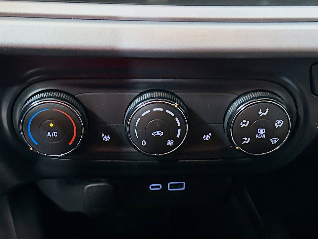 Used 2024 Chevrolet Trax LS w/ LS Convenience Package FWD image 13