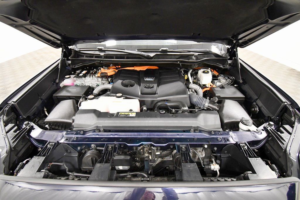 Used 2023 Toyota Sequoia SR5 w/ SR5 Premium Package AWD/4WD image 12