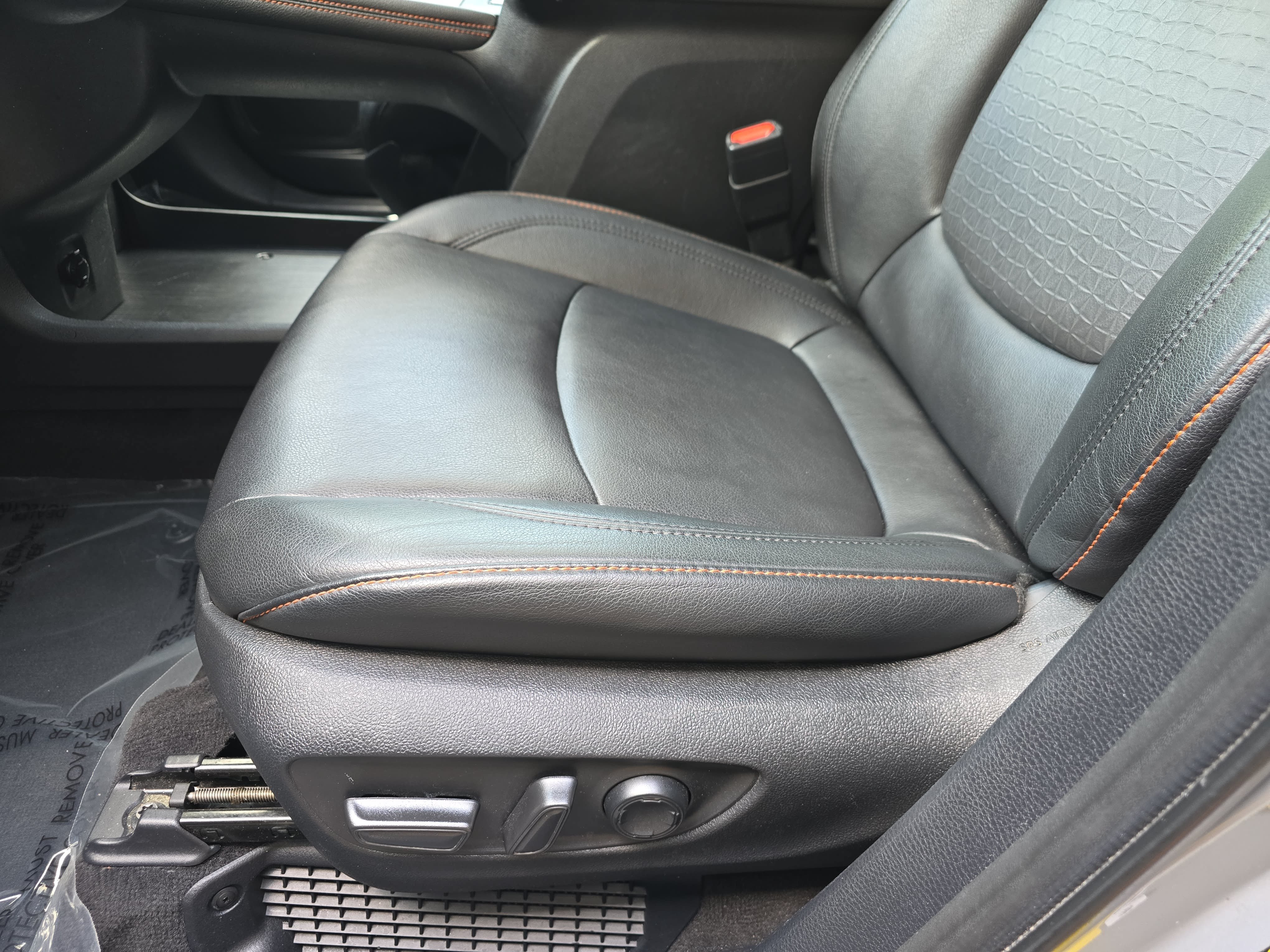 Used 2024 Toyota Sienna XSE FWD image 30
