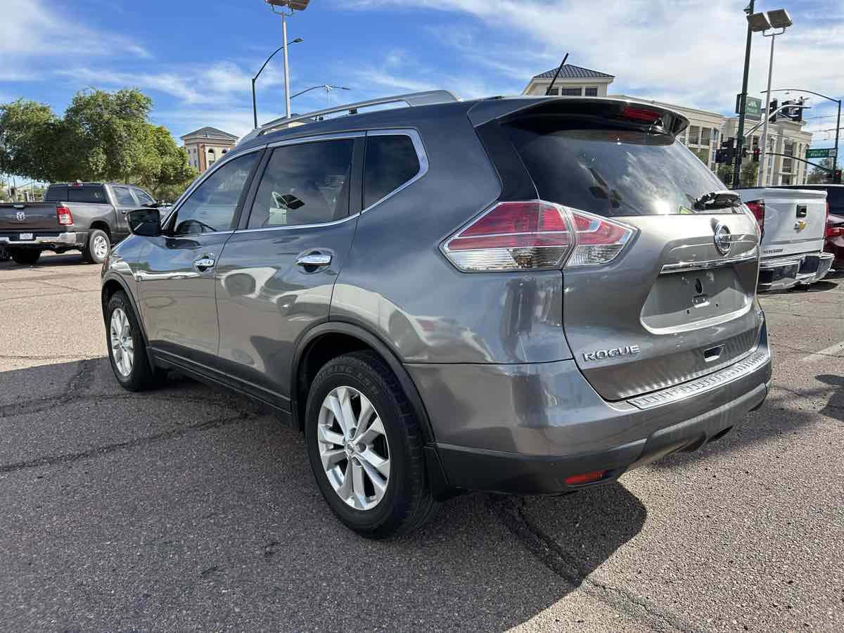 Used 2015 Nissan Rogue SV w/ SV Family Package image 5