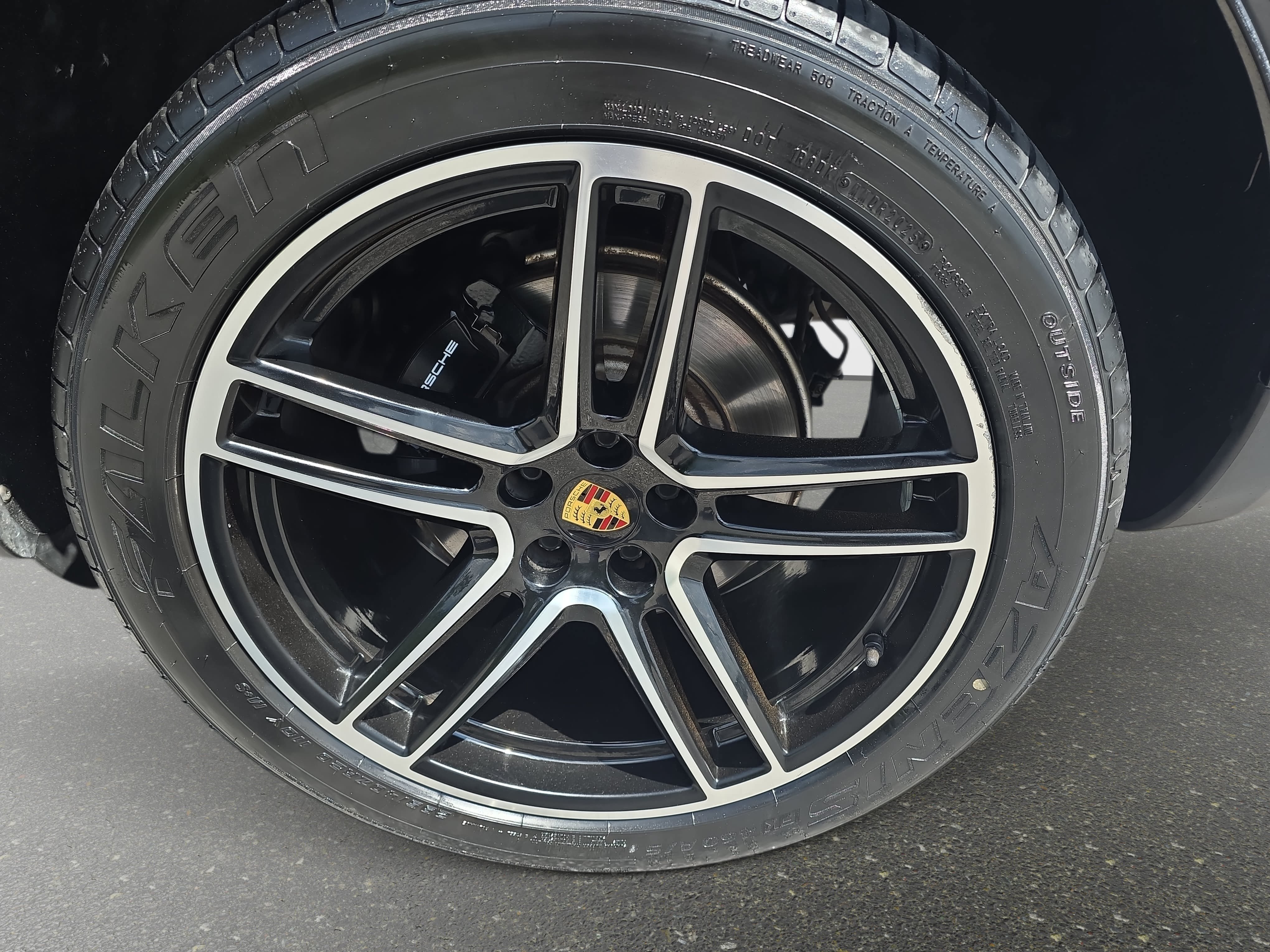Used 2021 Porsche Macan AWD/4WD image 33