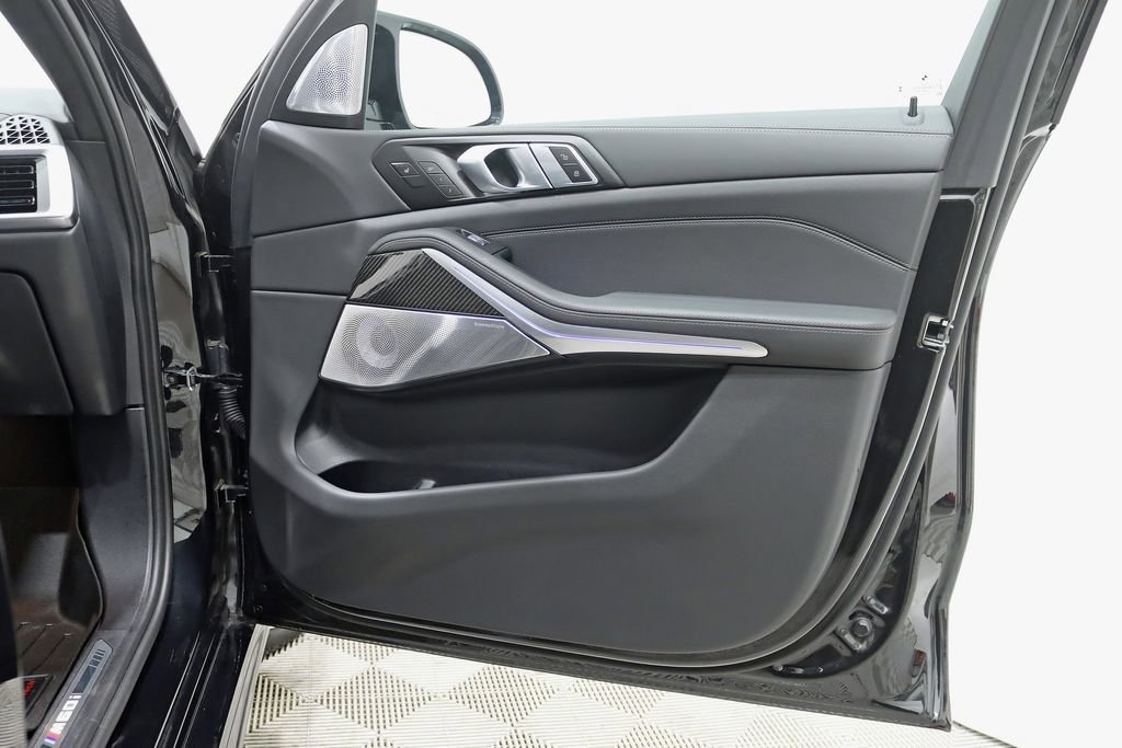 Used 2024 BMW X7 M60i w/ Executive Package image 43