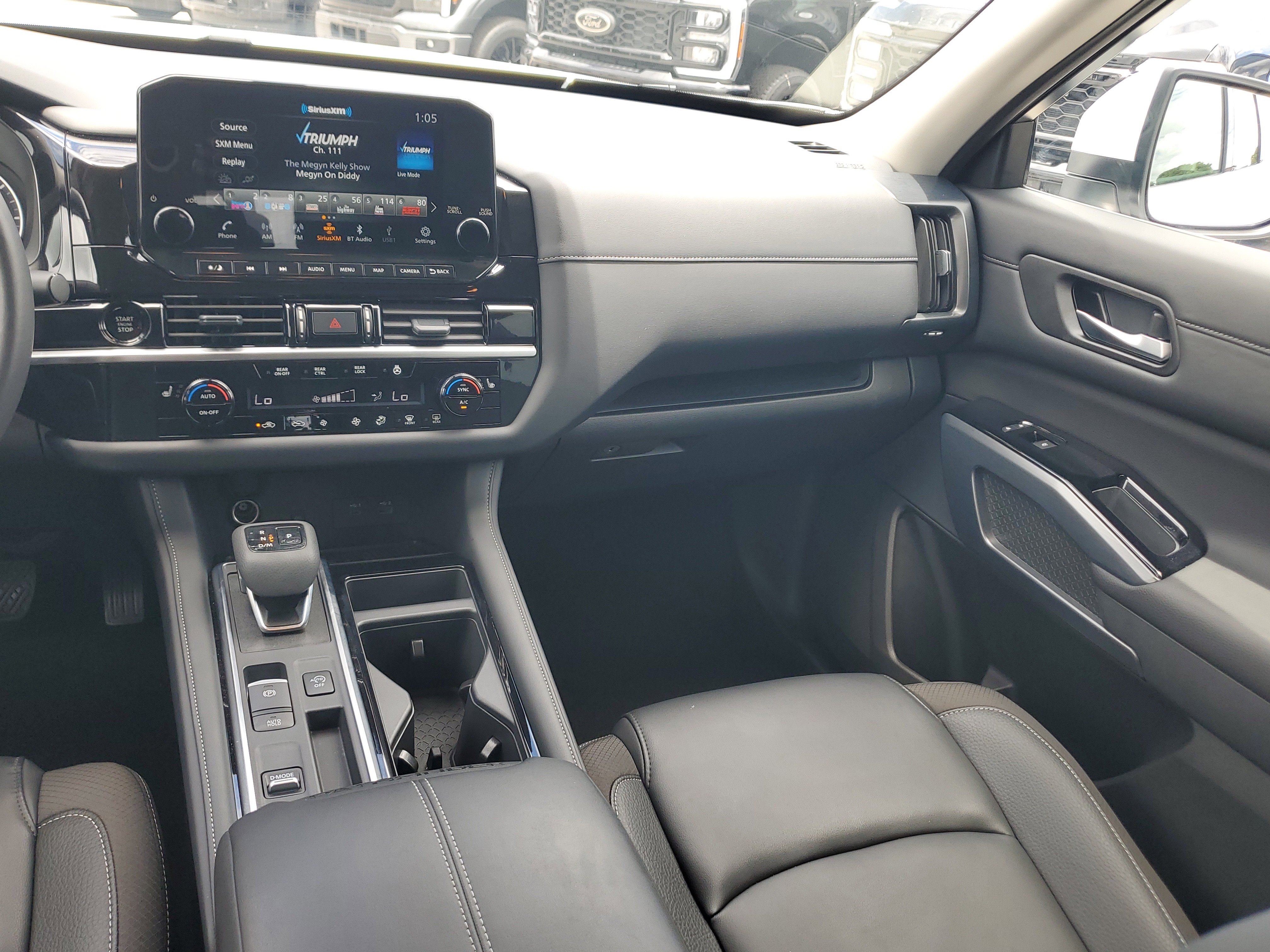 Certified 2025 Nissan Pathfinder SL image 19