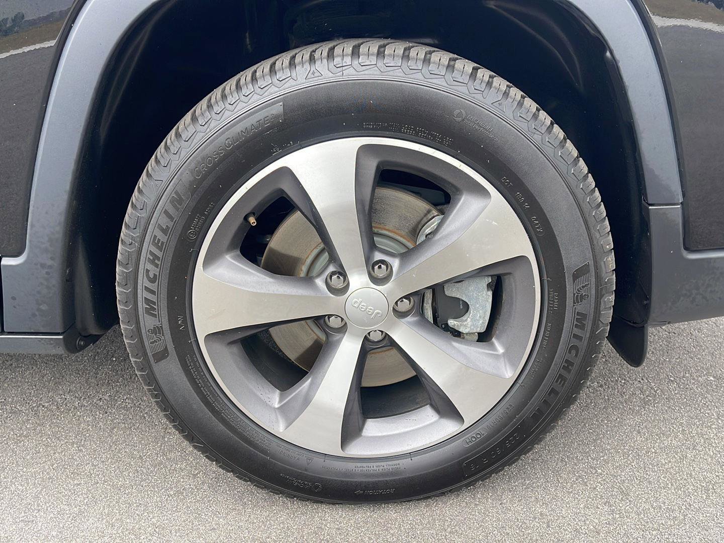 Used 2021 Jeep Cherokee Limited w/ Elite Package image 9