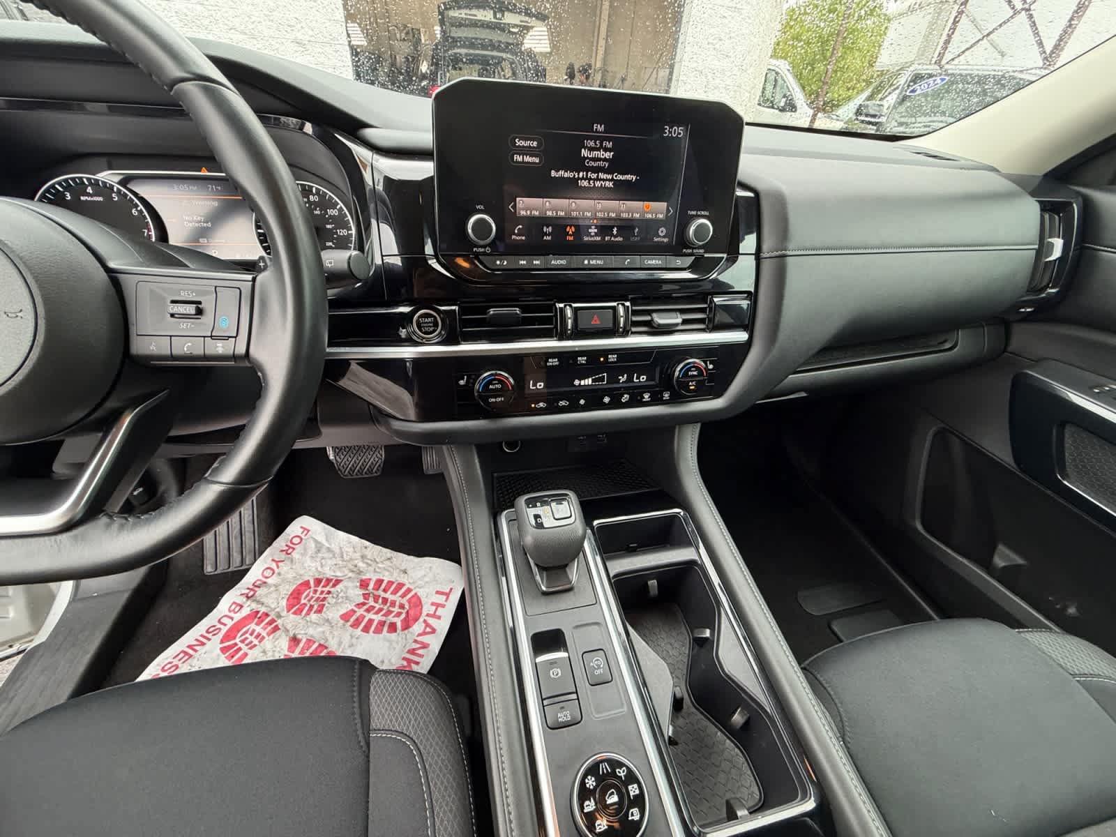 Used 2024 Nissan Pathfinder SV AWD/4WD image 17