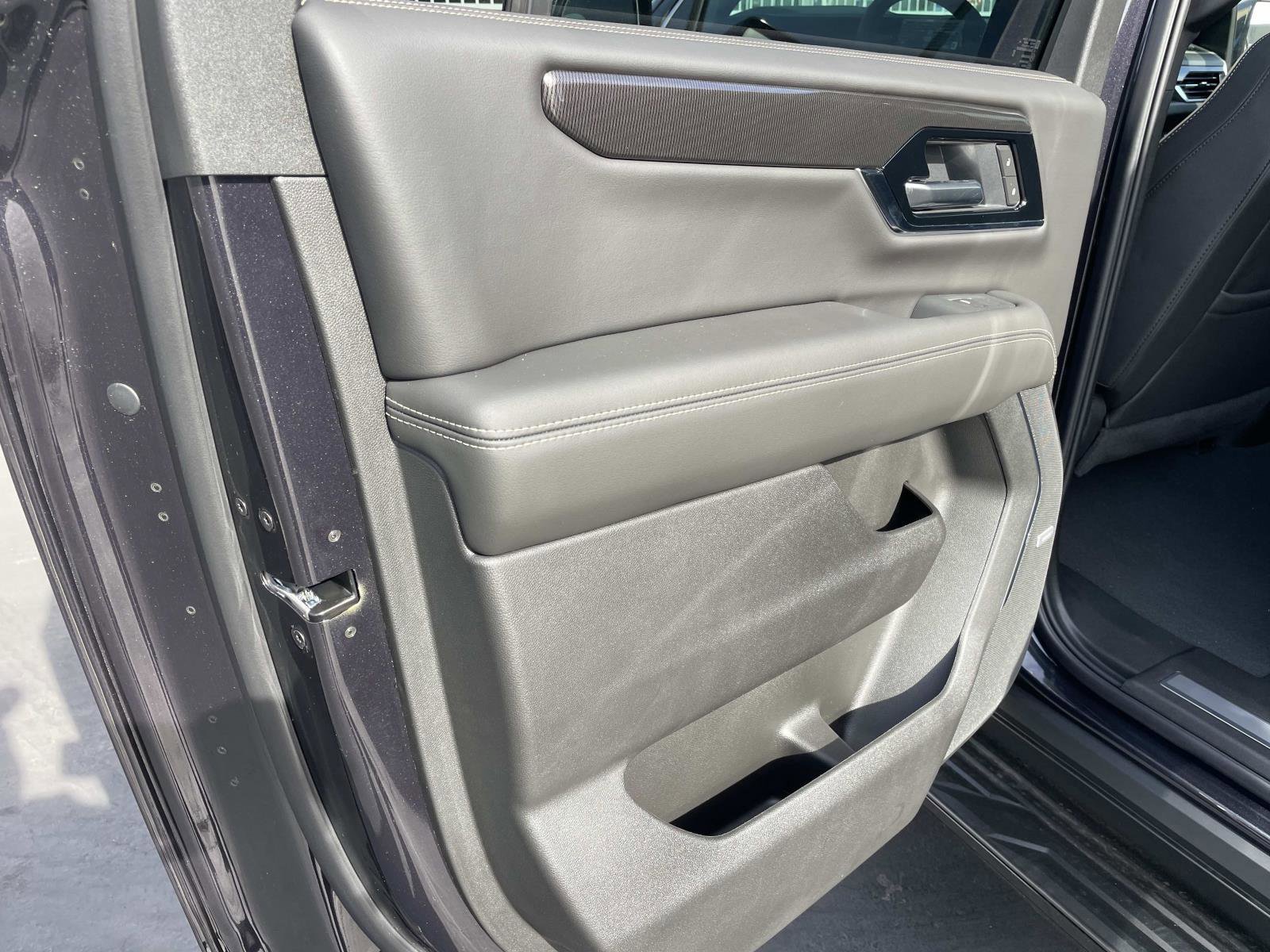 New 2026 GMC Yukon XL Elevation image 24