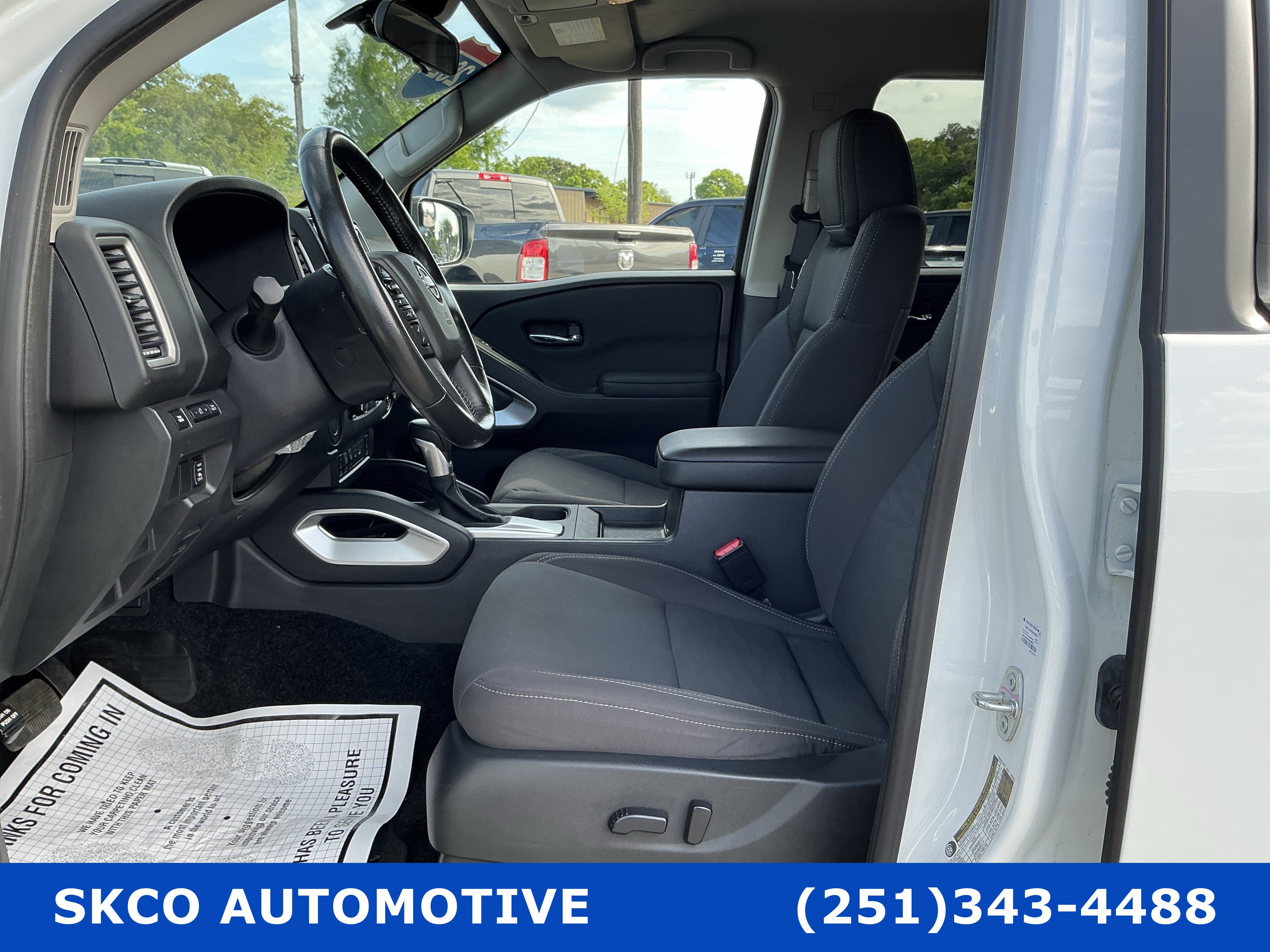 Used 2024 Nissan Frontier SV w/ SV Convenience Package RWD image 11