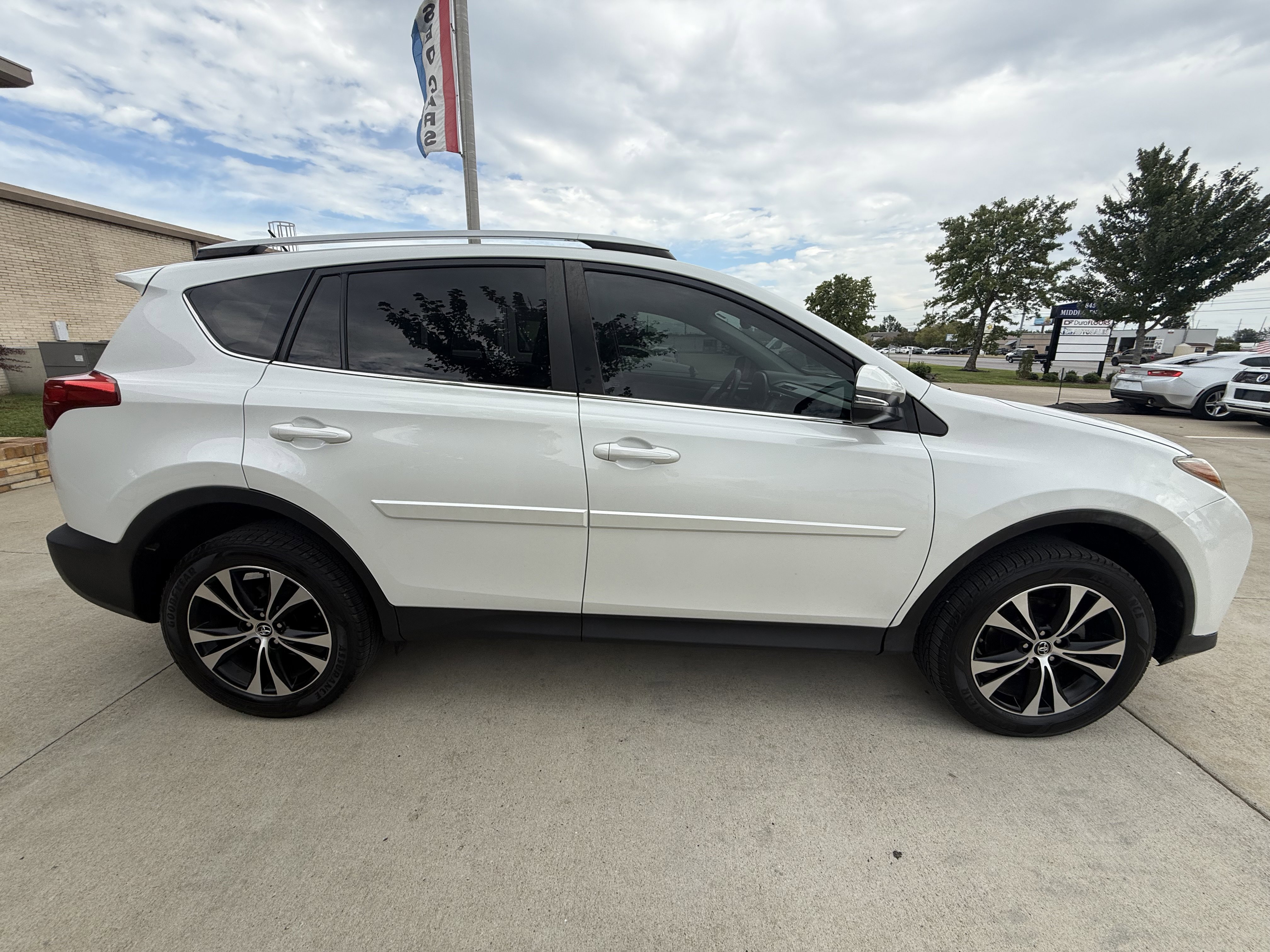 Used 2015 Toyota RAV4 Limited image 8