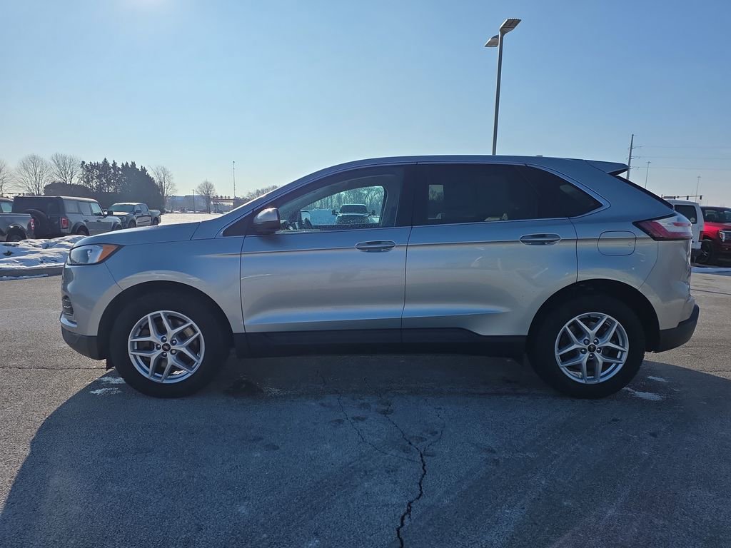 Used 2024 Ford Edge SEL w/ Convenience Package image 4