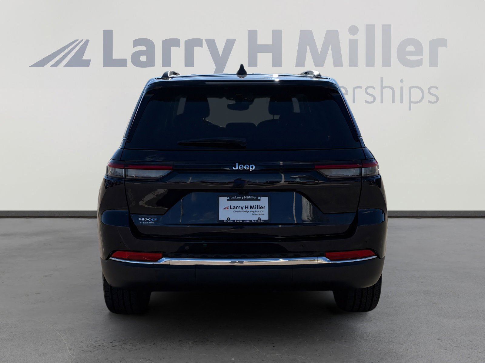 Used 2022 Jeep Grand Cherokee Limited 4xe image 5