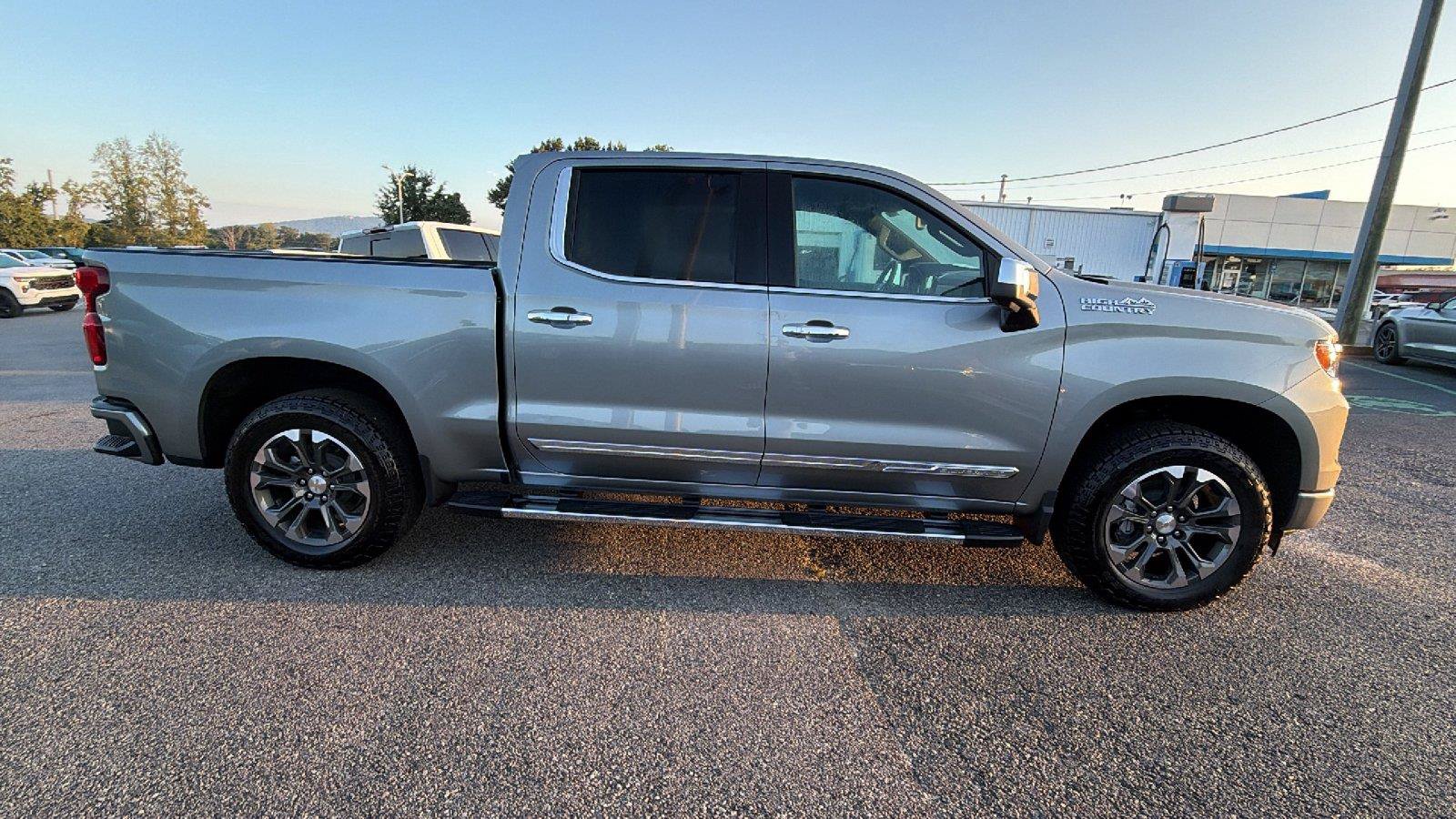 New 2026 Chevrolet Silverado 1500 High Country w/ Z71 Off-Road Package AWD/4WD image 8