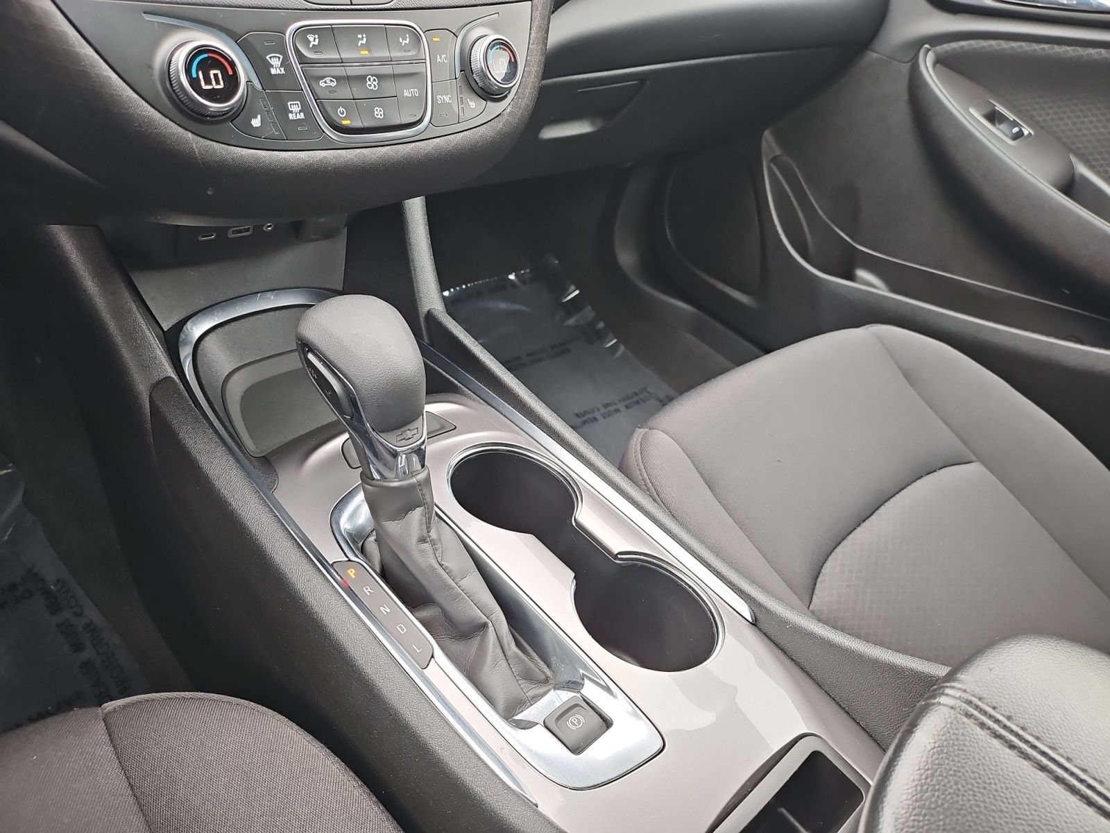 Used 2025 Chevrolet Malibu LT FWD image 18