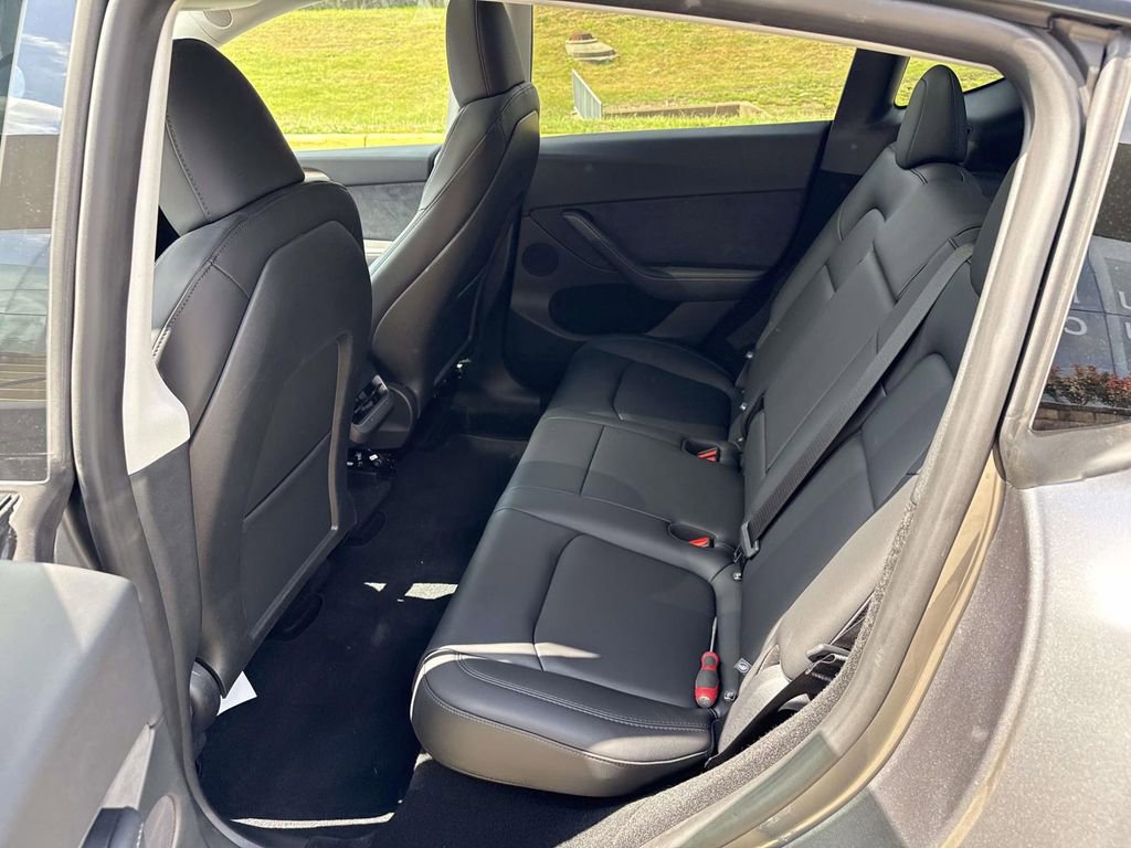 Used 2025 Tesla Model Y Performance AWD/4WD image 10
