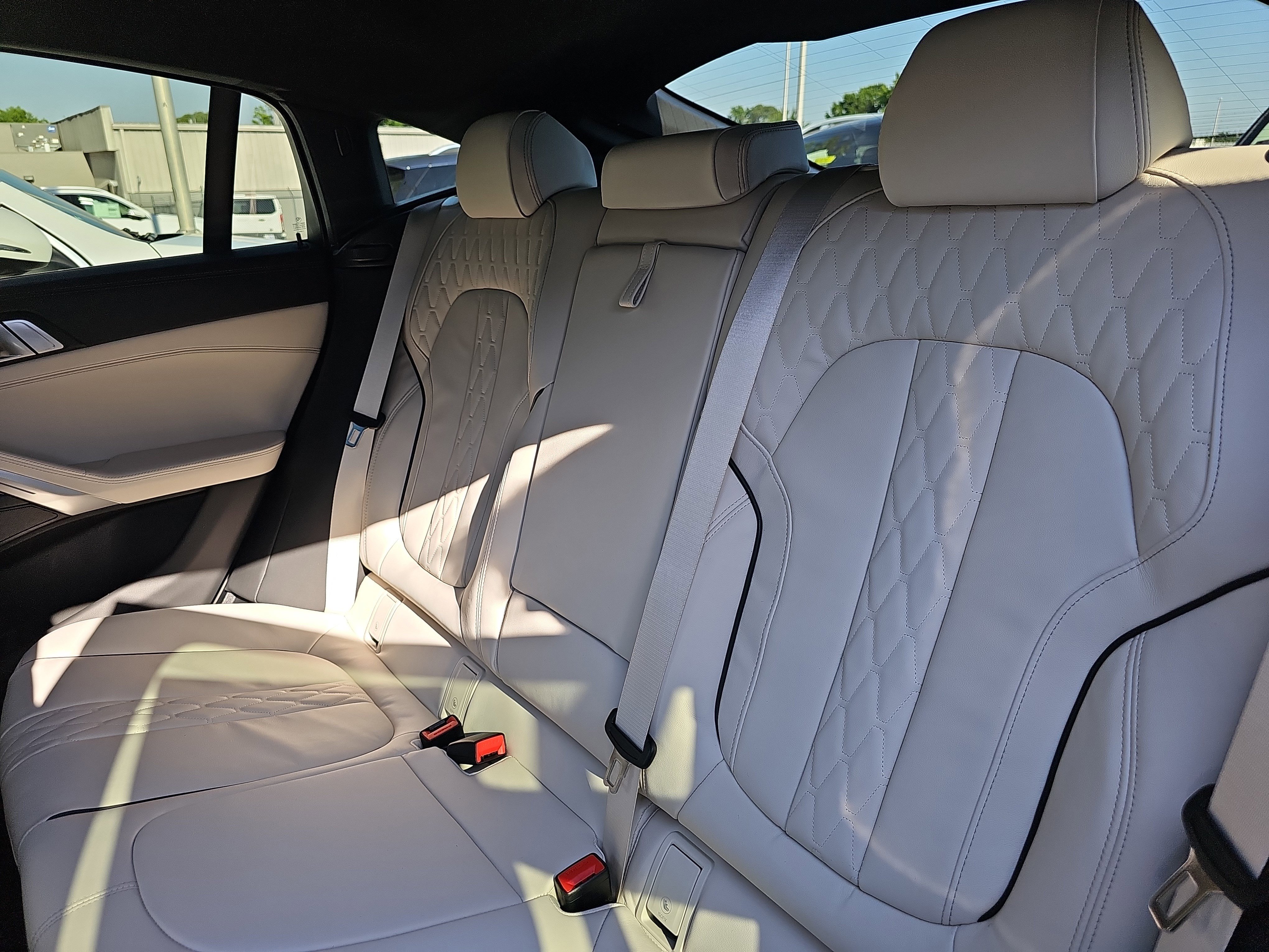 New 2026 BMW X6 xDrive40i w/ Climate Comfort Package AWD/4WD image 15