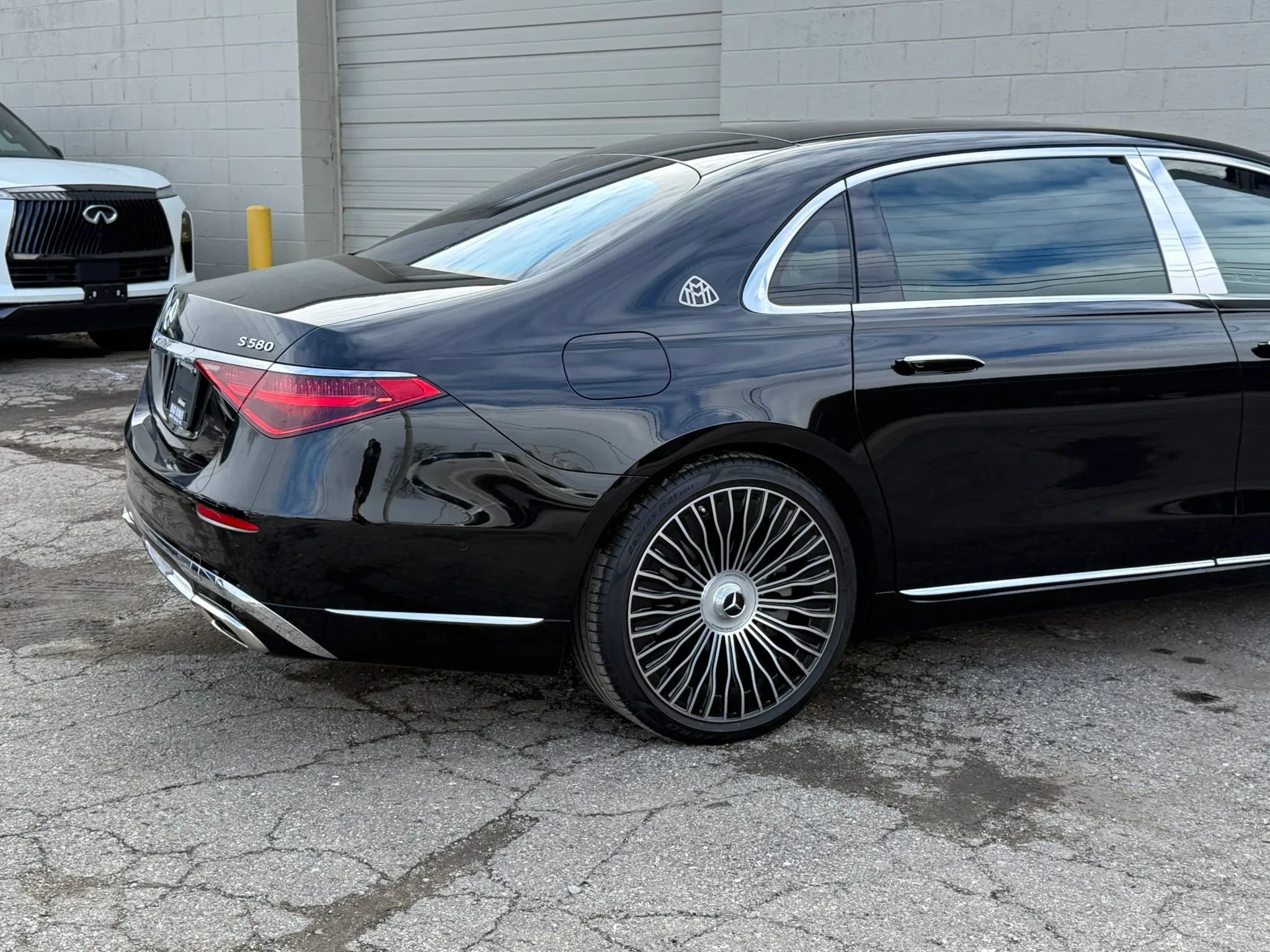 Used 2023 Mercedes-Benz Maybach S 580 S 580 4MATIC Sedan 4D image 16