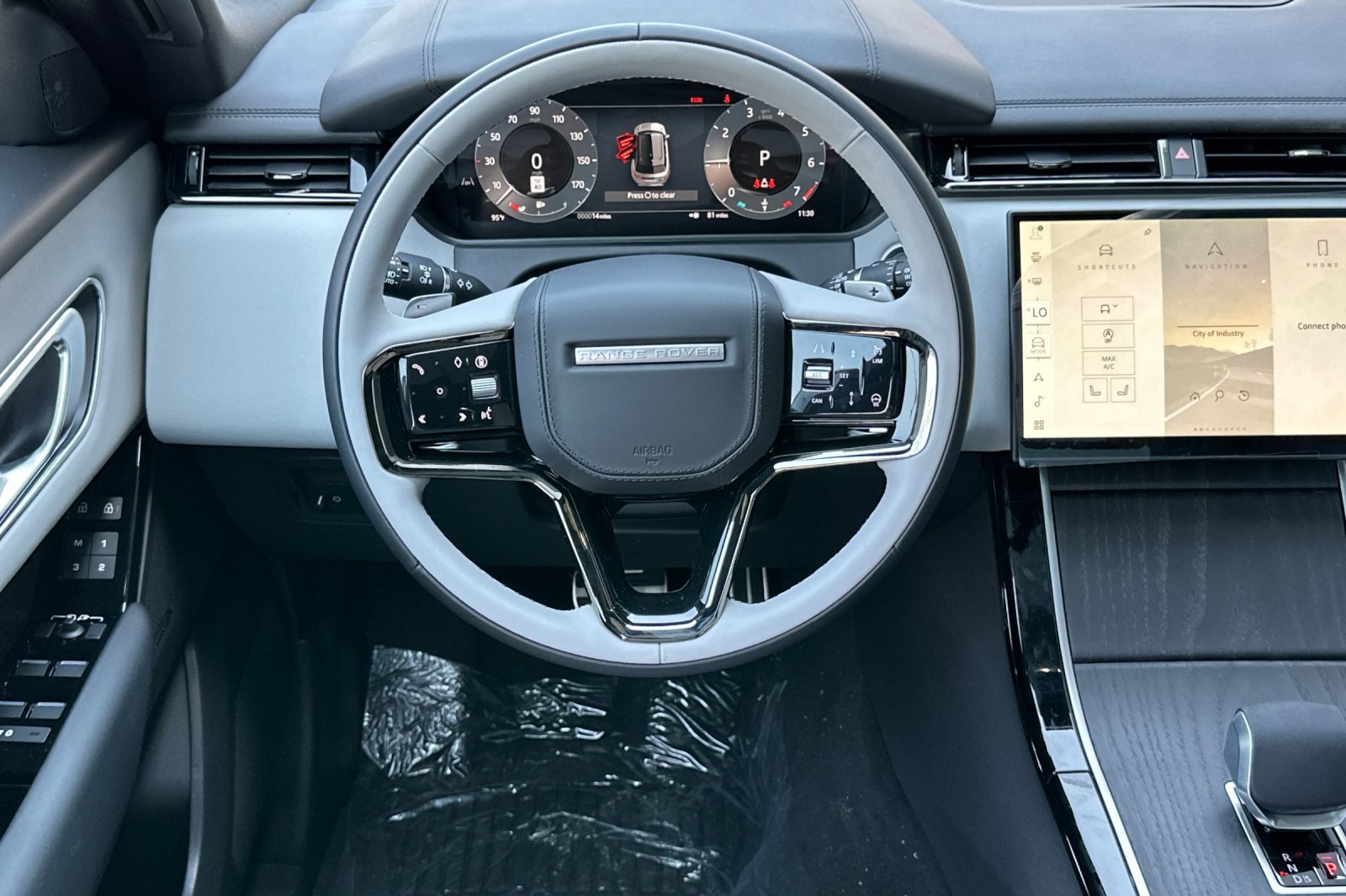 New 2026 Land Rover Range Rover Velar Dynamic SE image 15