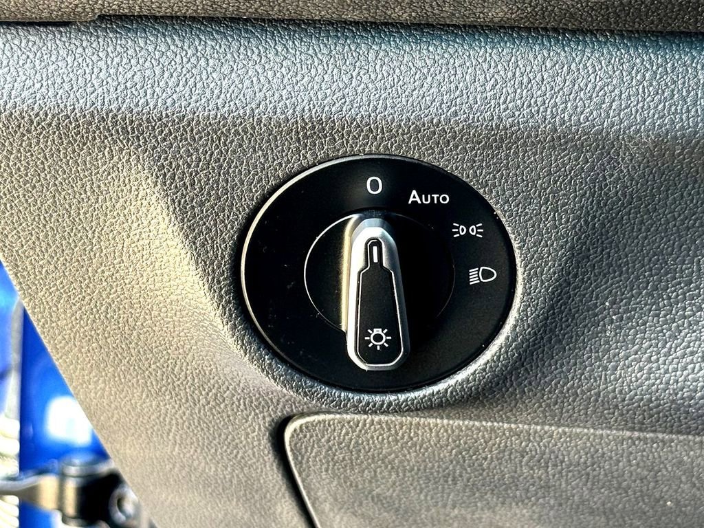 Certified 2023 Volkswagen Jetta SEL image 17