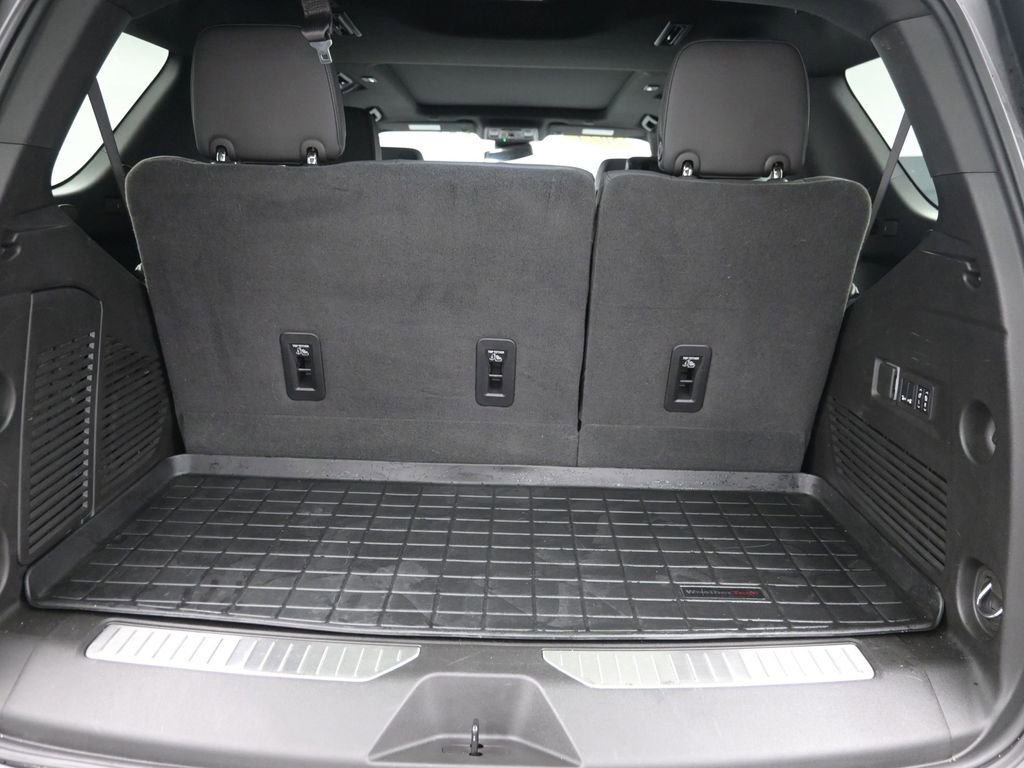 Used 2024 Chevrolet Tahoe Z71 w/ Luxury Package image 11