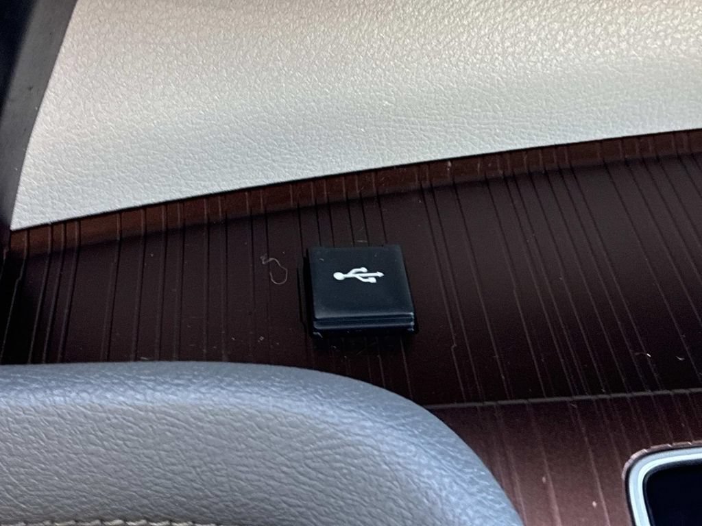 Used 2023 Toyota Sienna LE FWD image 32