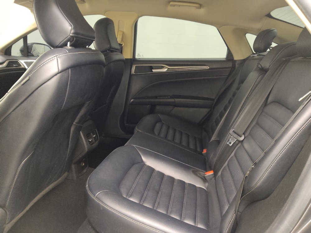 Used 2020 Ford Fusion SEL FWD image 18