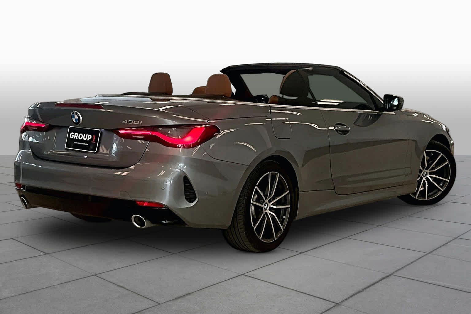 Used 2024 BMW 430i Convertible w/ Premium Package RWD image 11