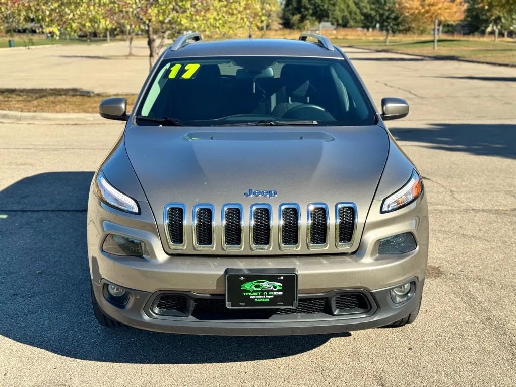 Used 2017 Jeep Cherokee Latitude w/ Cold Weather Group image 2