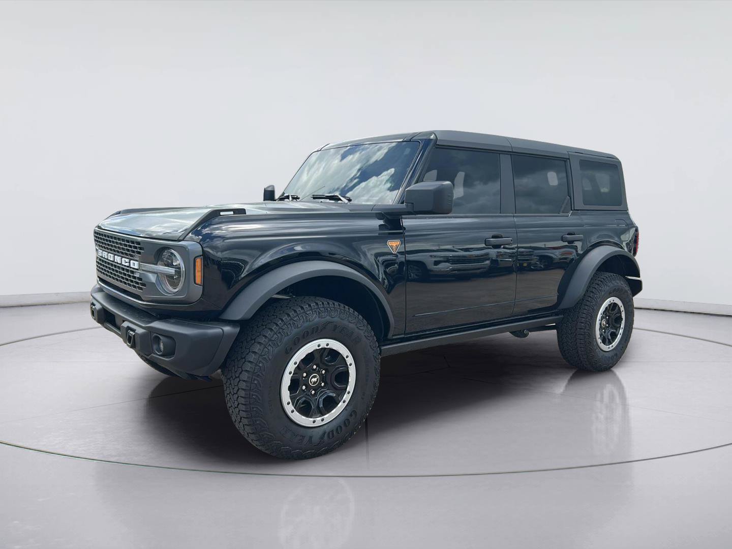 Used 2026 Ford Bronco Badlands AWD/4WD image 3