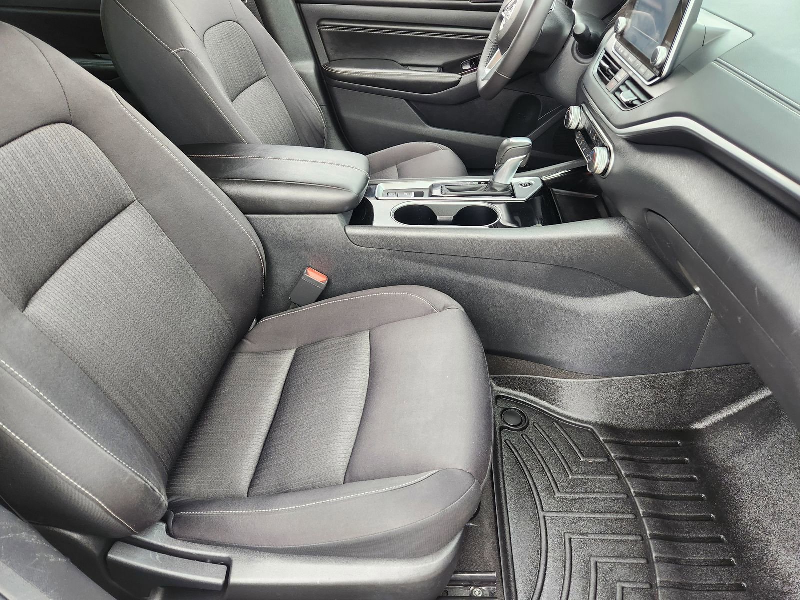 Used 2022 Nissan Altima 2.5 SV w/ SV Premium Package image 18