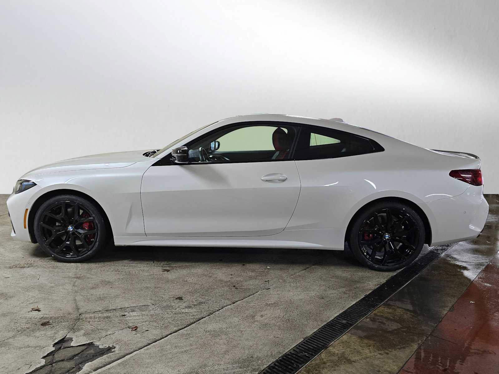 Used 2025 BMW 440i xDrive Coupe w/ Premium Package image 6