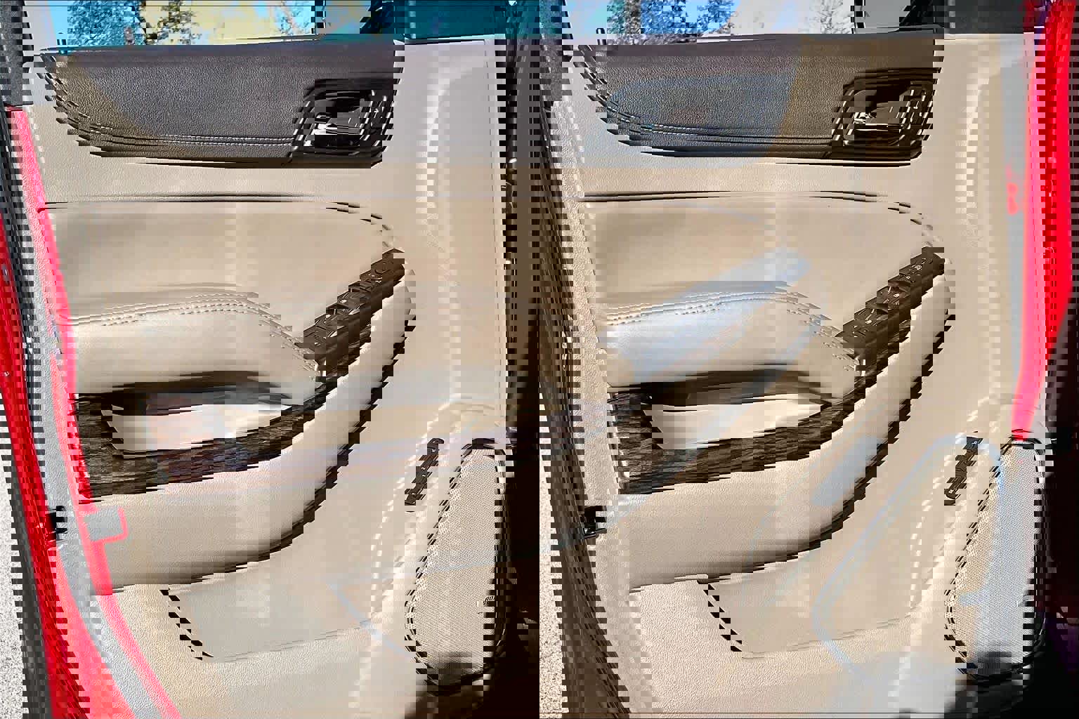 Used 2015 GMC Yukon SLT image 22