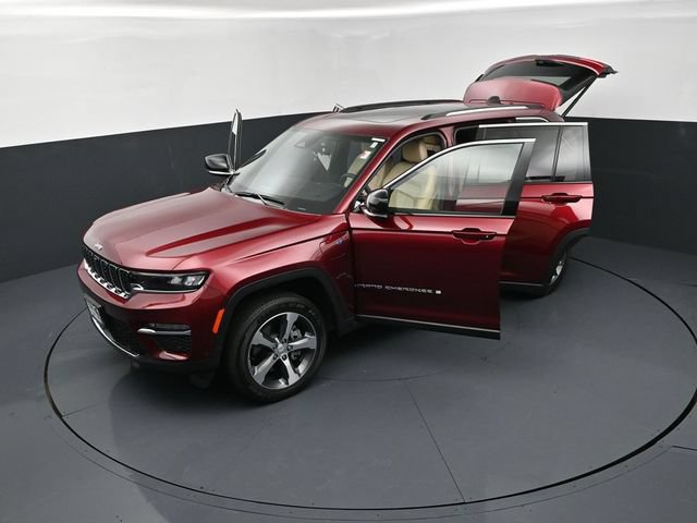 Used 2024 Jeep Grand Cherokee Limited 4xe w/ Luxury Tech Group II AWD/4WD image 26