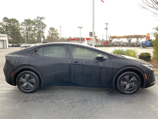 Used 2024 Toyota Prius LE image 9