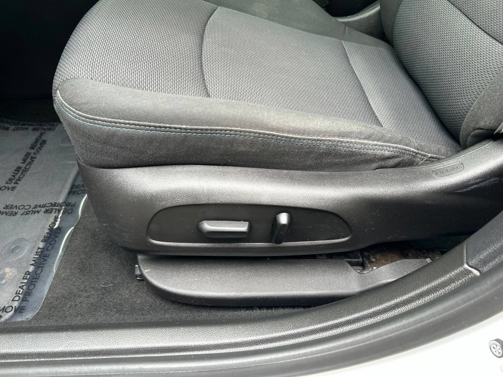 Used 2017 Chevrolet Cruze LT w/ Sun And Sound Package FWD image 16