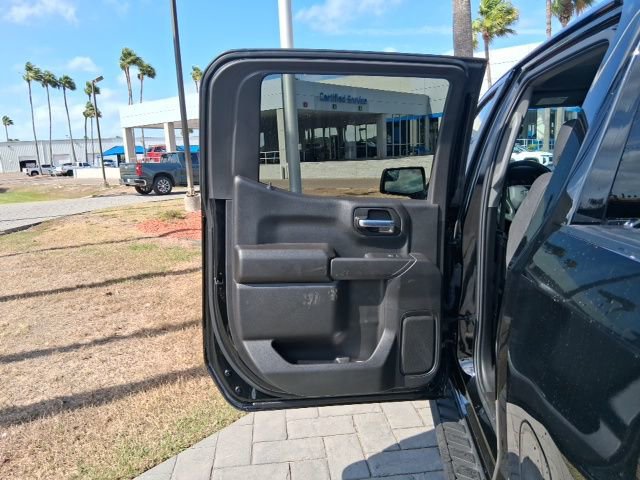 Used 2025 Chevrolet Silverado 1500 Custom Trail Boss w/ Dark Appearance Package AWD/4WD image 16
