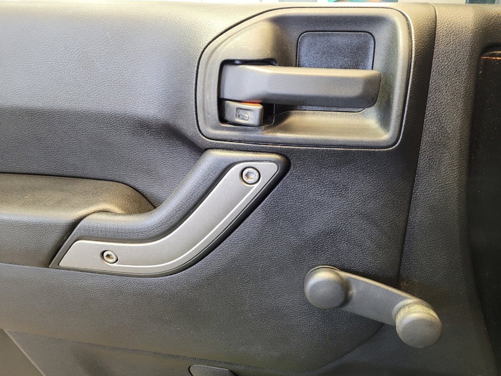 Used 2015 Jeep Wrangler Sport w/ Connectivity Group image 27