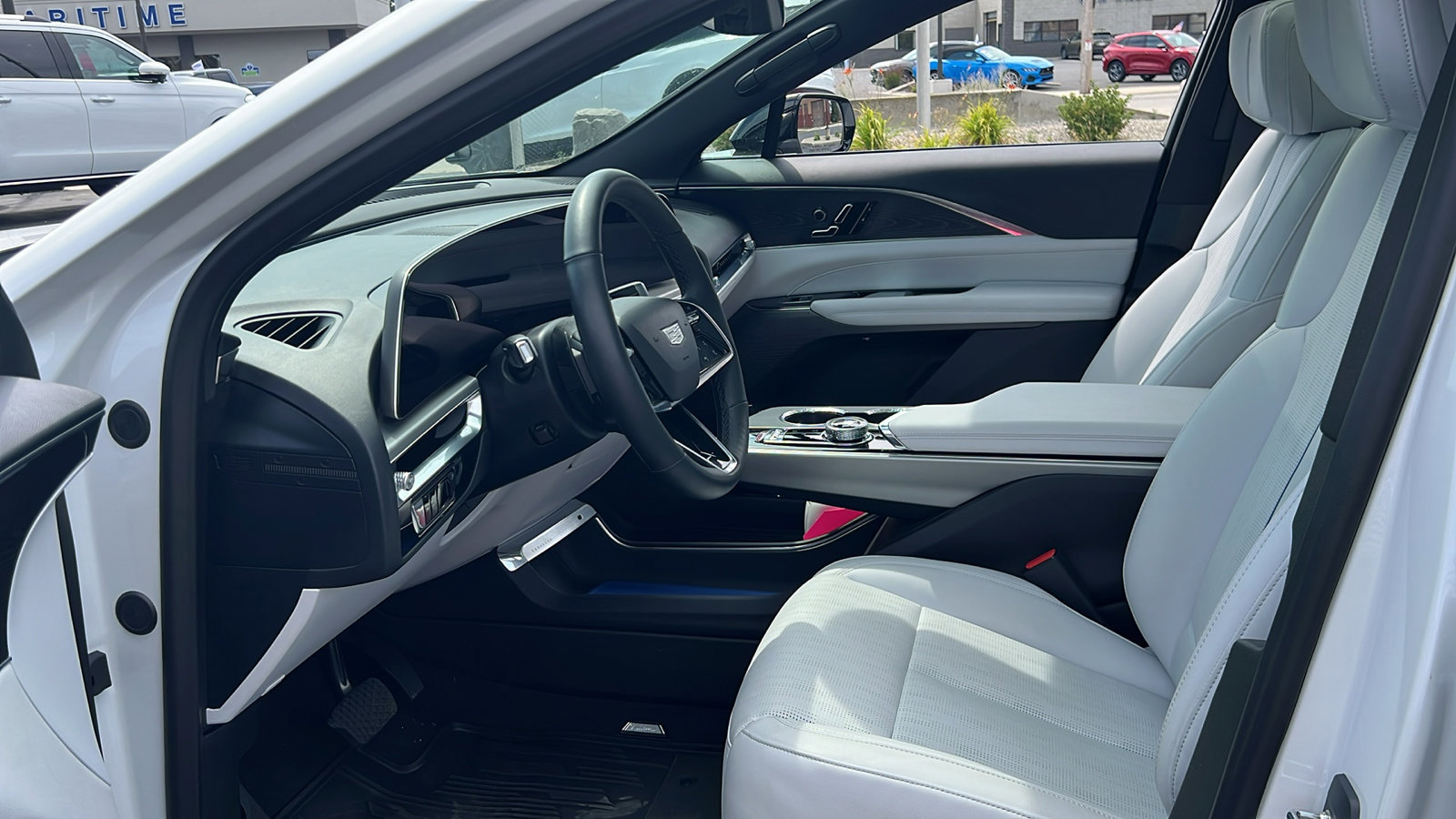 Used 2024 Cadillac Lyriq Sport image 9