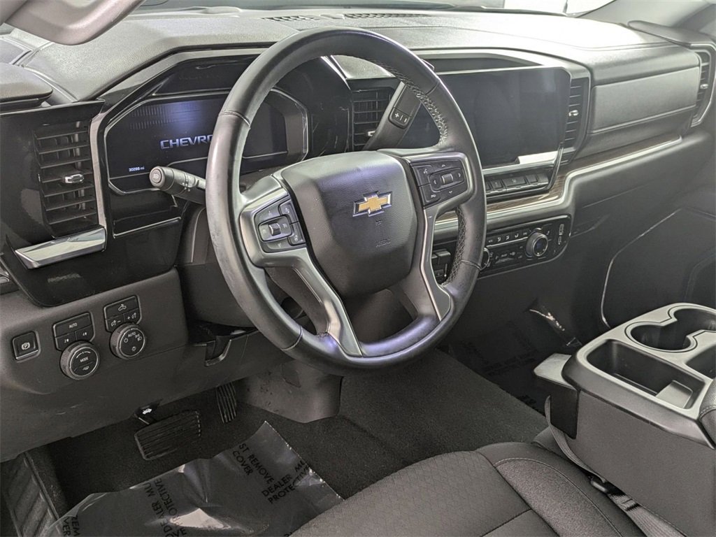 Used 2025 Chevrolet Silverado 1500 LT image 11