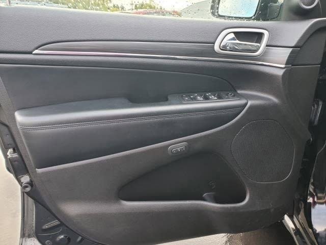 Used 2021 Jeep Grand Cherokee Limited w/ Luxury Group II image 14