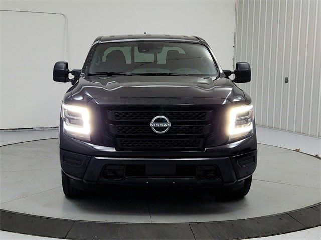 Used 2023 Nissan Titan SV w/ SV Convenience Package image 2